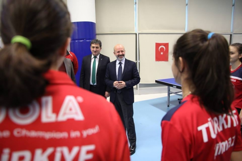 BAŞKAN ÇOLAKBAYRAKDAR’DAN MİLLİ TAKIMA MORAL ZİYARETİ
