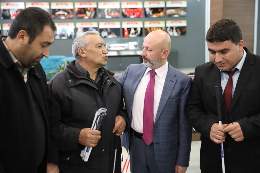 BAŞKAN ÇOLAKBAYRAKDAR’DAN ENGELLİLERE DESTEK