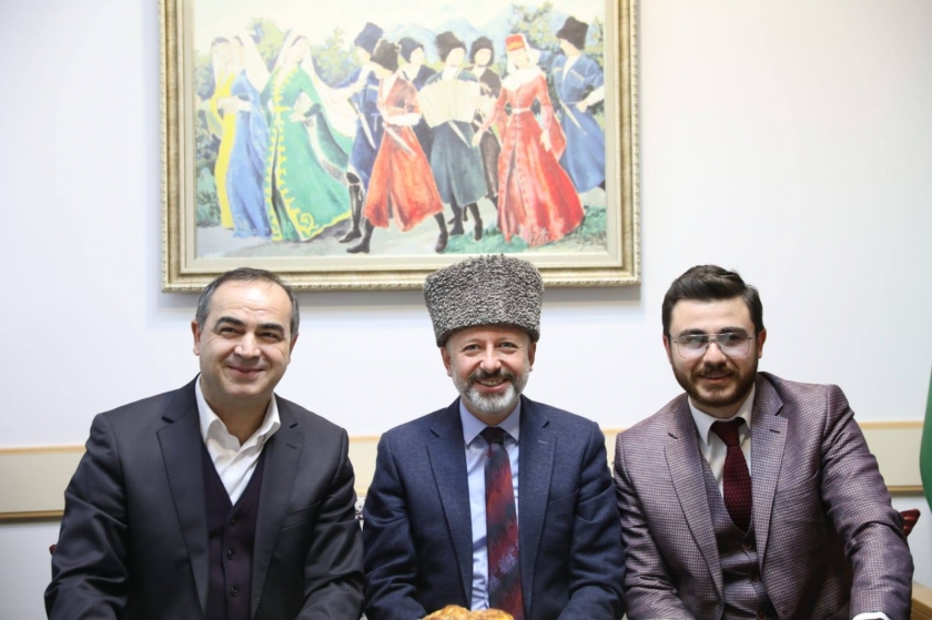 BAŞKAN ÇOLAKBAYRAKDAR YAPTIĞI HİZMETLERLE ÇERKESLERİN GÖNLÜNE GİRDİ