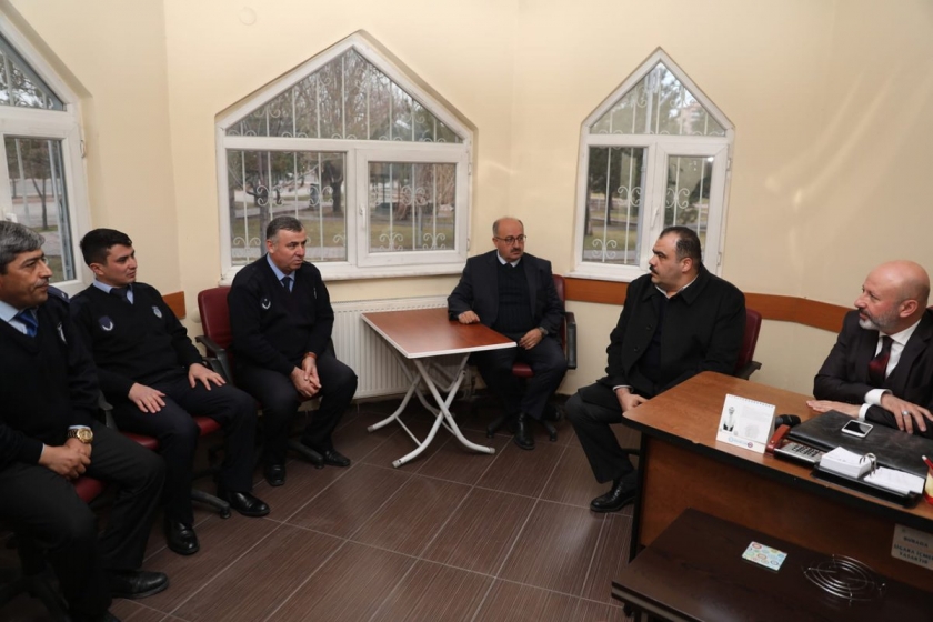 BAŞKAN ÇOLAKBAYRAKDAR, “ZABITA EKİPLERİMİZLE VATANDAŞLARA HUZURLU BİR ORTAM SUNUYORUZ”