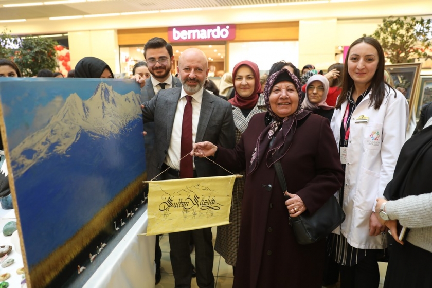 KOCASİNAN AKADEMİDEN GÖZ KAMAŞTIRAN SERGİ