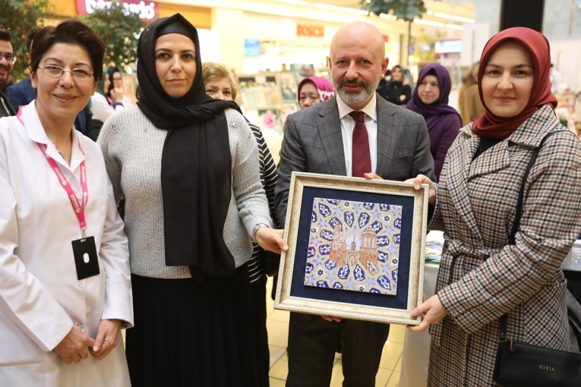 KOCASİNAN AKADEMİDEN GÖZ KAMAŞTIRAN SERGİ