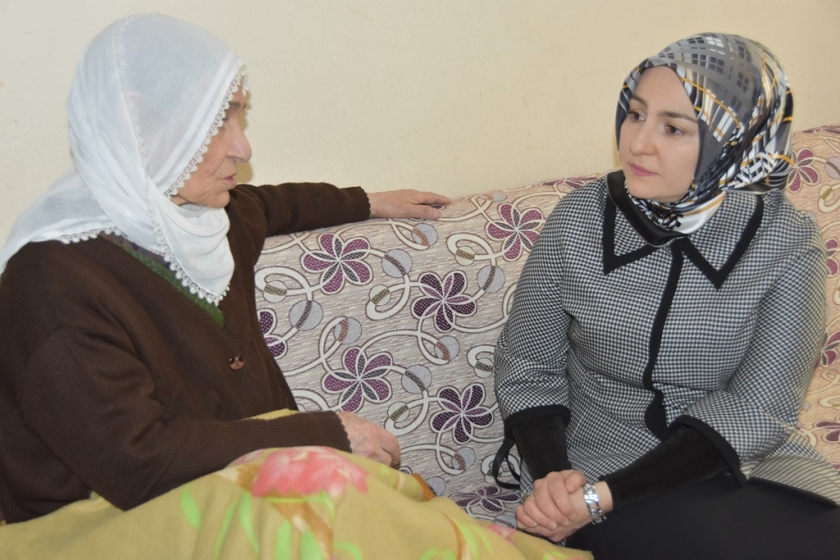 KOCASİNAN BELEDİYESİ YAŞLILARI YALNIZ BIRAKMIYOR