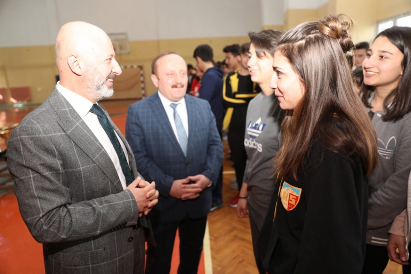 BAŞKAN ÇOLAKBAYRAKDAR, “ÇOCUKLARIMIZI DAHA DONANIMLI ŞEKİLDE GELECEĞE HAZIRLIYORUZ”