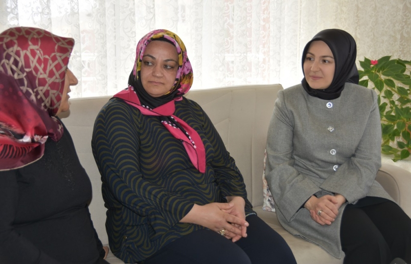 KOCASİNAN’DA ÇALINMADIK KAPI GİRİLMEDİK GÖNÜL KALMIYOR