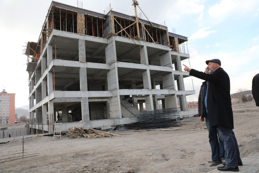 BAŞKAN ÇOLAKBAYRAKDAR, “KAYSERİ’YE YAKIŞIR BİR KOCASİNAN İNŞA EDİYORUZ”