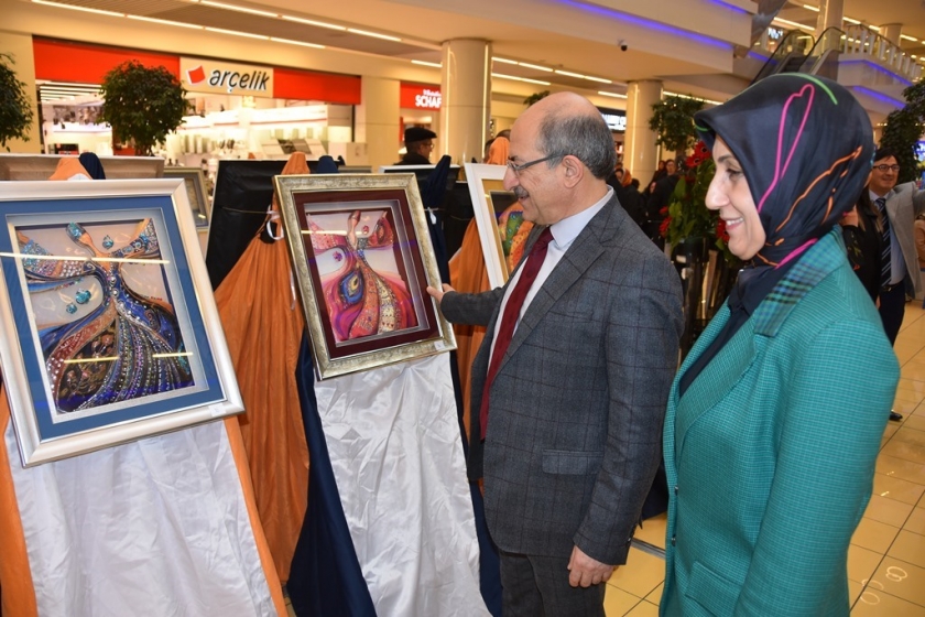 KOCASİNAN AKADEMİ’NİN KURSİYERLERİ HEM MESLEK ÖĞRENİYOR HEM EKONOMİYE KATKI SAĞLIYOR