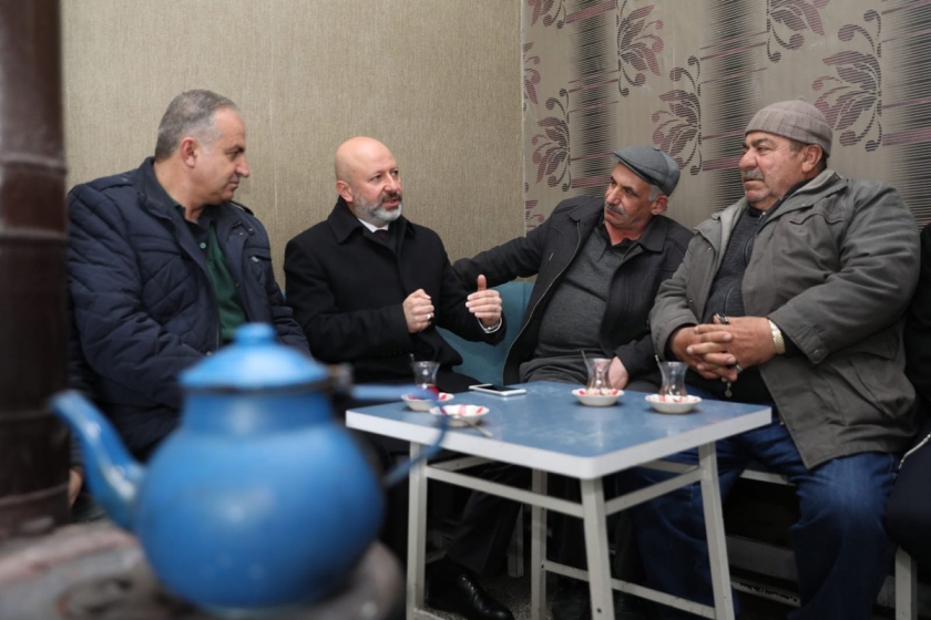 ESNAFLAR, BAŞKAN ÇOLAKBAYRAKDAR’I BAĞRINA BASTI