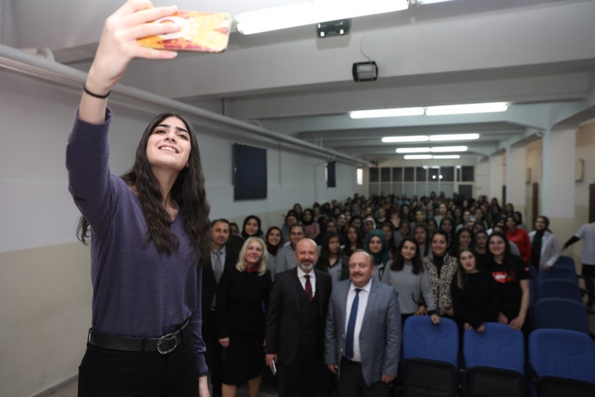 BAŞKAN ÇOLAKBAYRAKDAR, “ÇOCUKLARIMIZ İÇİN MUTLU OLABİLECEKLERİ BİR ŞEHİR İNŞA EDİYORUZ”