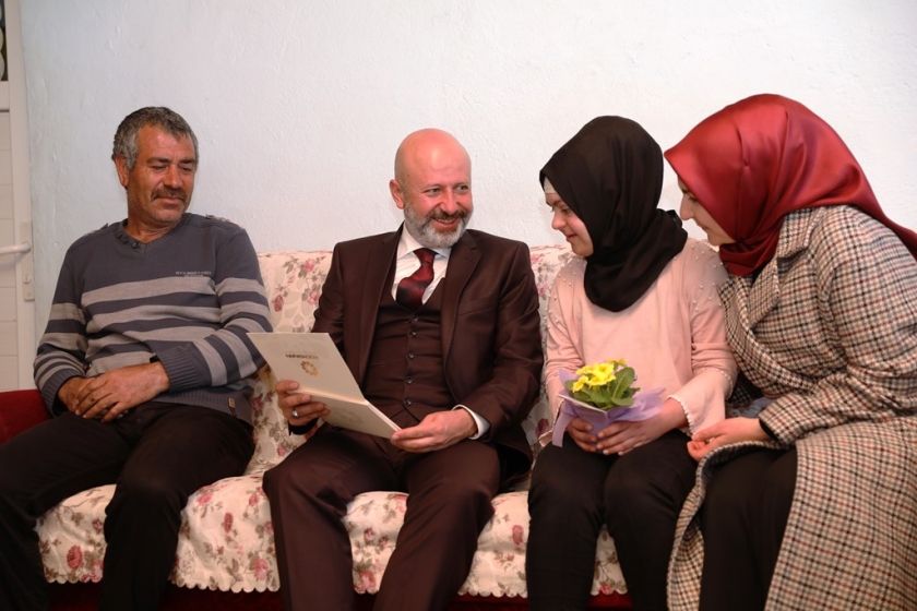 GÖNÜLLERİN BELEDİYESİ KOCASİNAN’DA YÜREKLERE DOKUNULUYOR