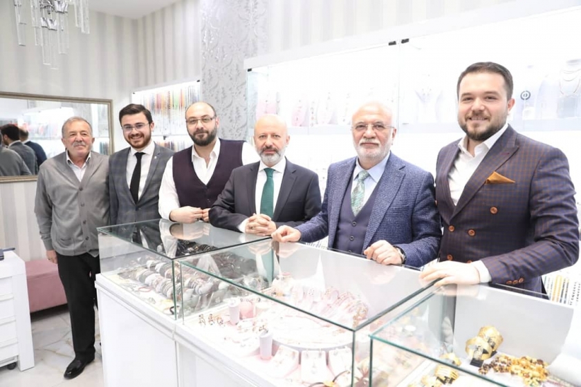 BAŞKAN ÇOLAKBAYRAKDAR’A SARRAF VE KUYUMCULARDAN TAM DESTEK