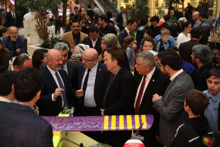 KOCASİNAN AKADEMİ GELECEĞİN BİLİM ADAMLARINI VE MÜHENDİSLERİNİ YETİŞTİRİYOR