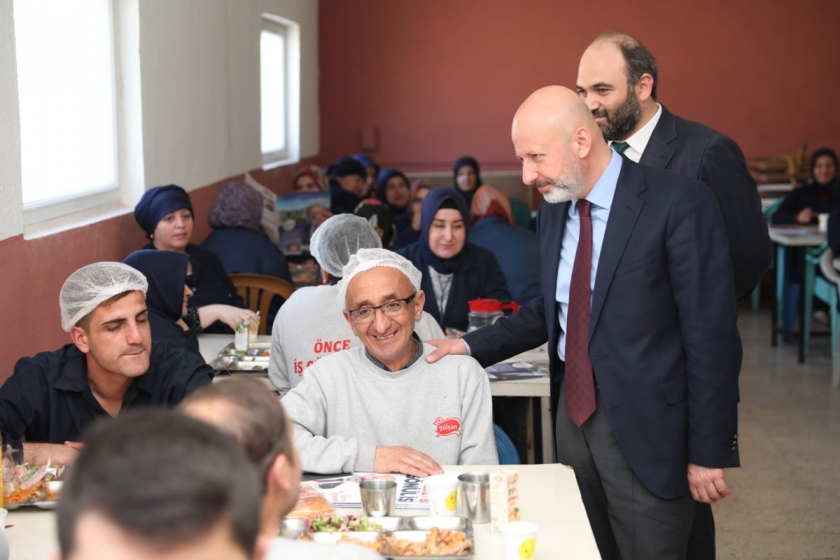 BAŞKAN ÇOLAKBAYRAKDAR, OSB’DE İŞÇİLERLE BİR ARAYA GELDİ