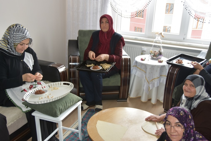 KOCASİNANLI KADINLARIN GÖNLÜNÜ FETHEDEN ZİYARETLER