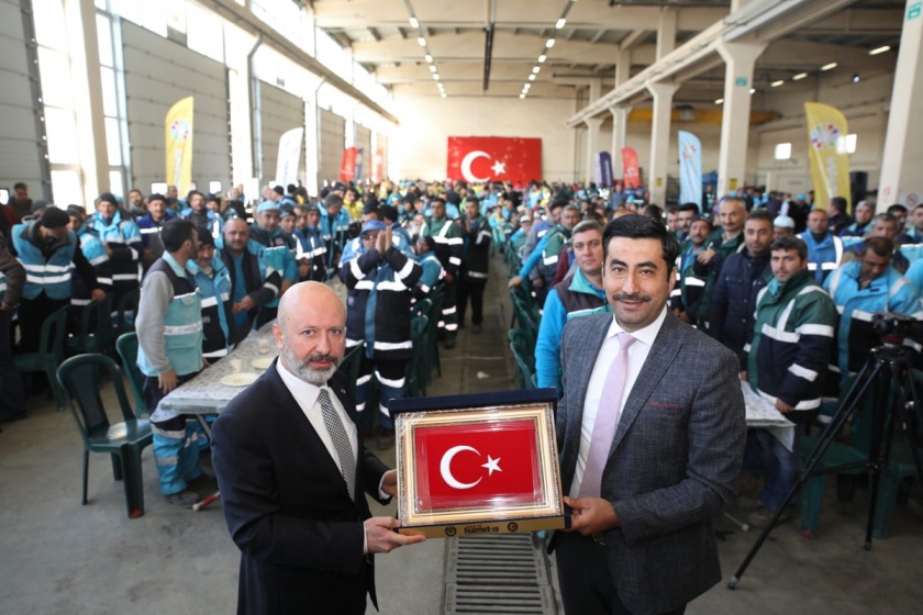   BAŞKAN ÇOLAKBAYRAKDAR, “ÇALIŞANLARIMIZLA ÜLKEMİZE BÜYÜK HİZMETLER ÜRETİYORUZ”