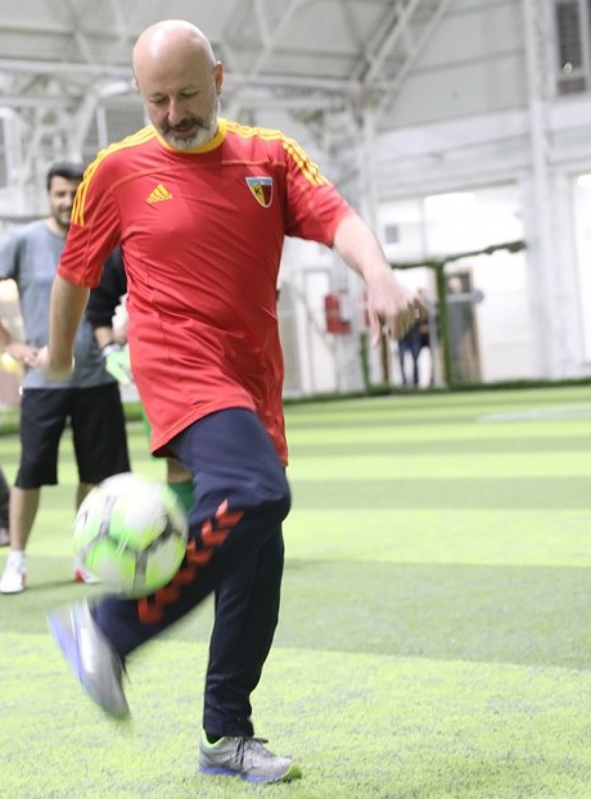 KOCASİNAN’DA ORTAOKULLAR ARASI FUTBOL TURNUVASI BAŞLADI