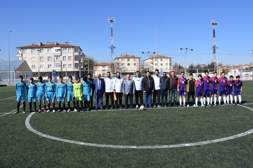 KOCASİNAN’DA ORTAOKULLAR ARASI FUTBOL TURNUVASI BAŞLADI
