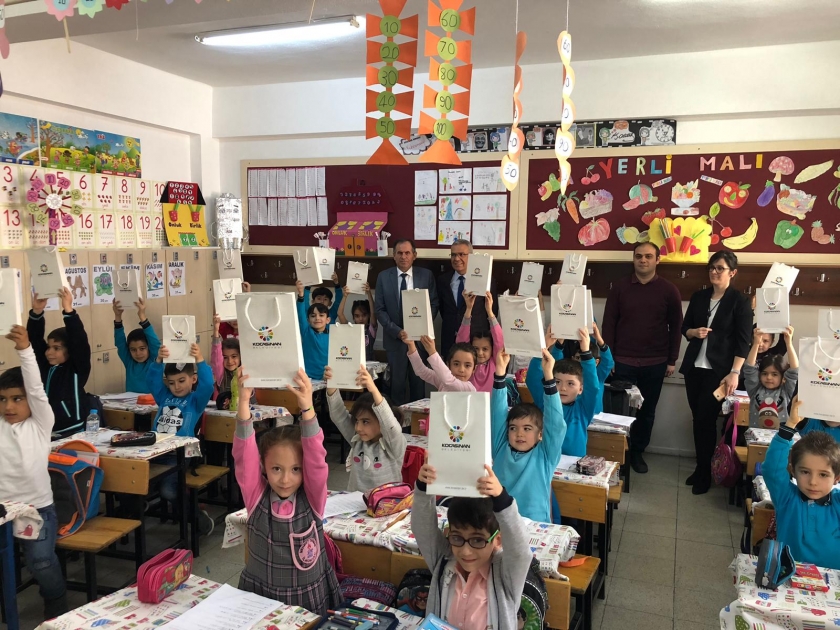 KOCASİNANLI ÇOCUKLAR GERİ DÖNÜŞÜMLE ÜLKE EKONOMİSİNE KATKI SAĞLIYOR
