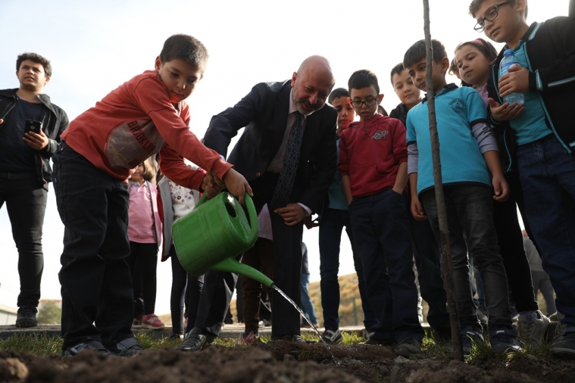 BAŞKAN ÇOLAKBAYRAKDAR, “HEDEFİMİZ; 5 YILDA 500 BİN AĞAÇ DİKMEK"