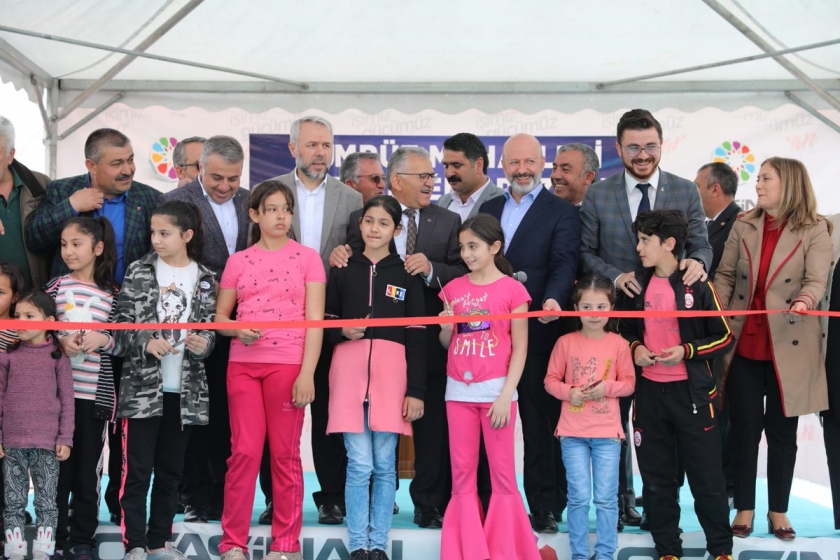  KOCASİNAN BELEDİYESİNDEN ZÜMRÜTE MODERN PAZAR YERİ