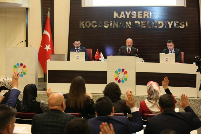  KOCASİNAN’DA SEÇİMLERDEN SONRAKİ İLK MECLİS TOPLANTISI YAPILDI