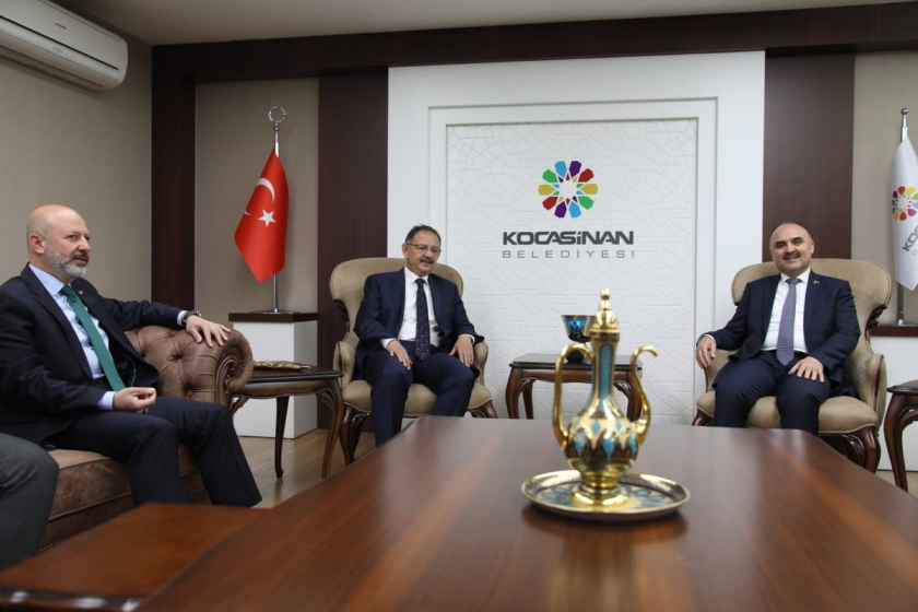 BAKAN ÖZHASEKİ, BAŞKAN ÇOLAKBAYRAKDAR’A BAŞARILAR DİLEDİ