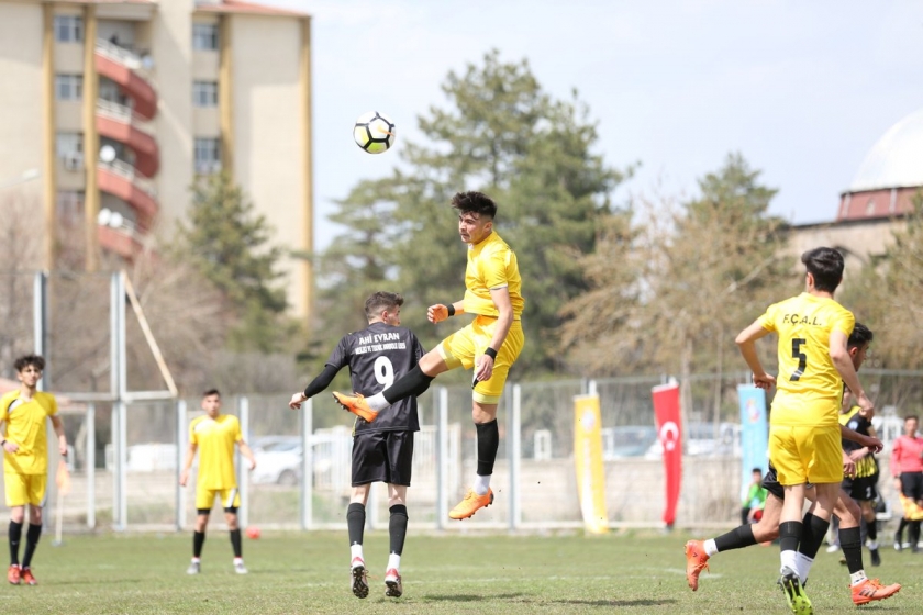 KOCASİNAN’DA LİSELER ARASI FUTBOL TURNUVASINDA BİRLİK VE BERABERLİK VURGUSU