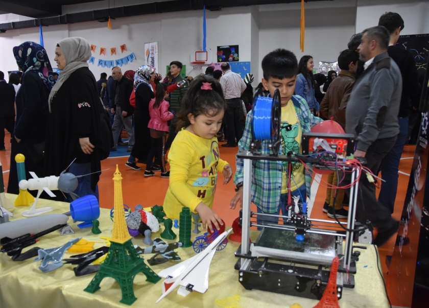 KOCASİNAN AKADEMİ’NİN BİLİM VE TEKNOLOJİ ÜRÜNLERİ MEST ETTİ