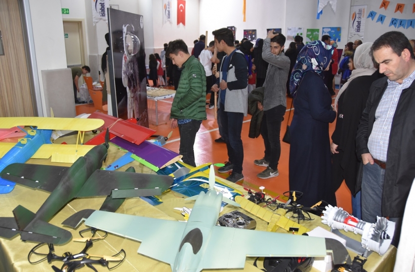 KOCASİNAN AKADEMİ’NİN BİLİM VE TEKNOLOJİ ÜRÜNLERİ MEST ETTİ