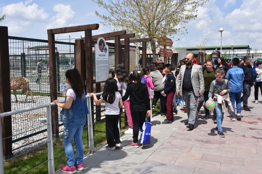 KOCASİNANLI ÇOCUKLAR, BİLİM MERKEZİ VE HAYVANAT BAHÇESİNDE