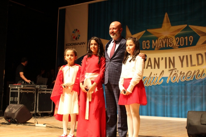 KOCASİNAN’IN YILDIZLARI ÖDÜL TÖRENİNİN BU YIL İKİNCİSİ DÜZENLENDİ