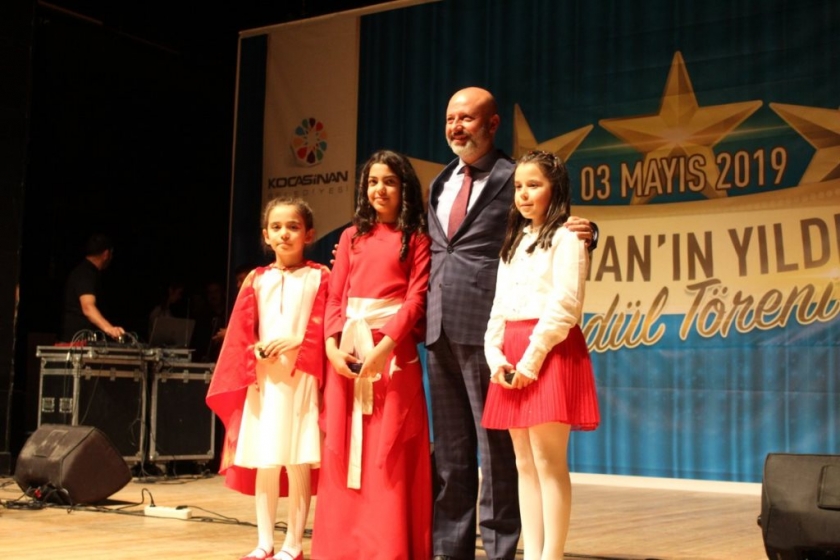 KOCASİNANLI ÇOCUKLAR VATAN VE MİLLET SEVGİSİYLE YARIŞTILAR