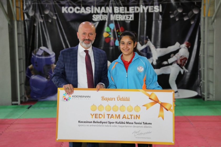 BAŞKAN ÇOLAKBAYRAKDAR, KOCASİNAN’IN GURURU SPORCULARI ÖDÜLLENDİRDİ
