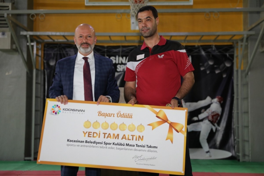BAŞKAN ÇOLAKBAYRAKDAR, KOCASİNAN’IN GURURU SPORCULARI ÖDÜLLENDİRDİ