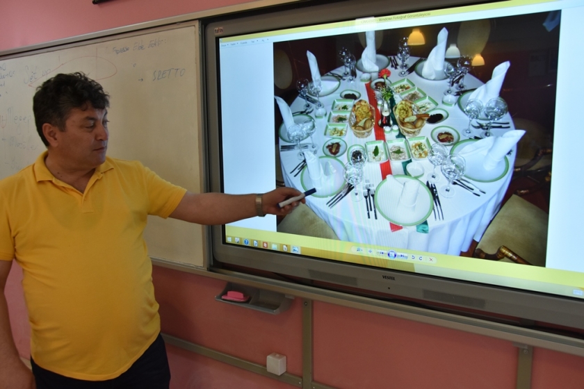 KAYSERİ’NİN TESCİLLİ MARKASI KAFE SİNAN PERSONELİ ARTIK DAHA PROFESYONEL
