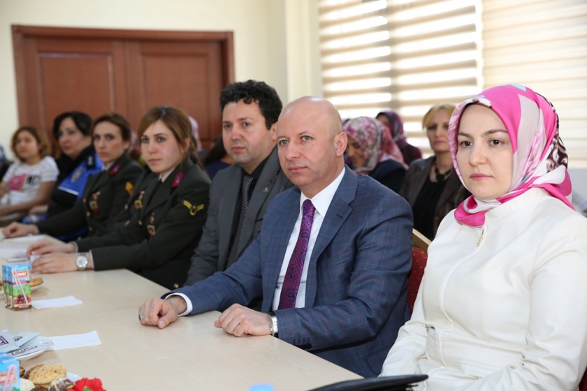 ÇOLAKBAYRAKDAR ÇİFTİNE KADINLARDAN SEVGİ SELİ 