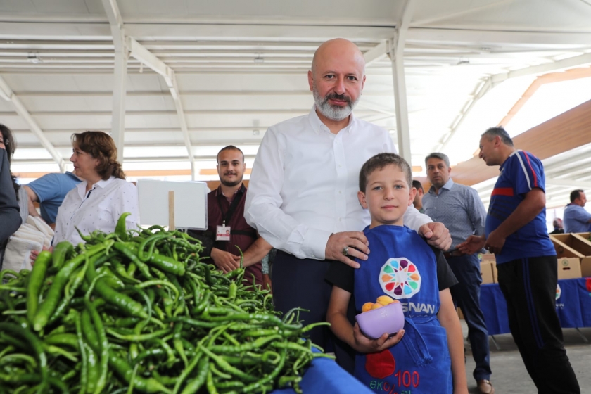 KOCASİNAN’DA YÜZDE 100 ORGANİK PAZAR AÇILDI