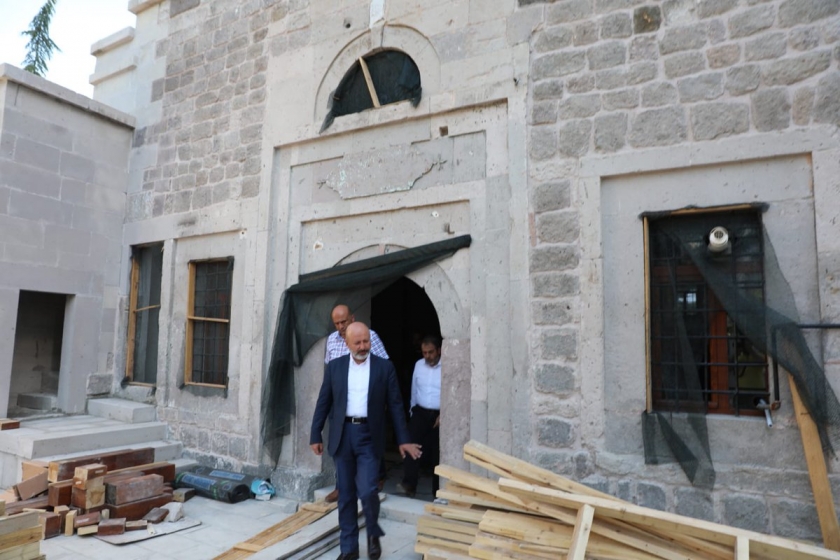 BAŞKAN ÇOLAKBAYRAKDAR, “TARİHİ ESERLERİ, GELECEK NESİLLERE AKTARIYORUZ”