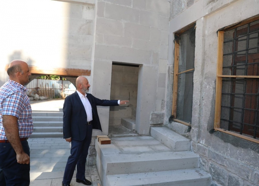 BAŞKAN ÇOLAKBAYRAKDAR, “TARİHİ ESERLERİ, GELECEK NESİLLERE AKTARIYORUZ”
