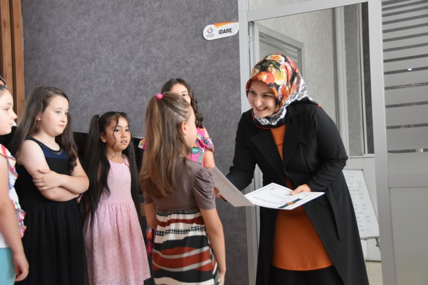 KOCASİNANLI ÇOCUKLAR YAZ KURSLARIYLA EĞLENİRKEN ÖĞRENİYORLAR