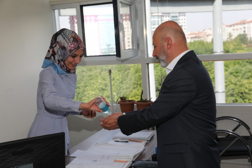 KOCASİNAN’DA HUZURLU BAYRAMIN KAHRAMANLARIYLA COŞKULU BAYRAMLAŞMA