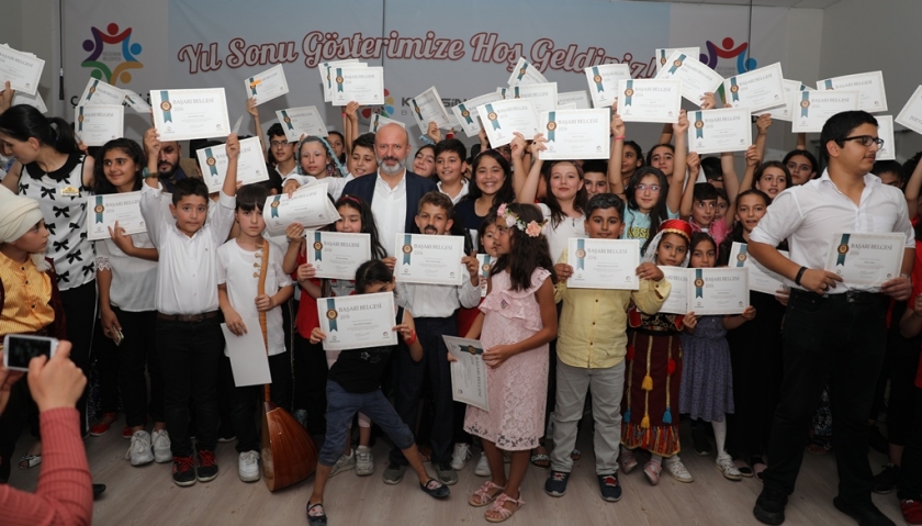 KOCASİNAN’DA YAZ KURSLARI FİNALİ, BAŞKAN ÇOLAKBAYRAKDAR İLE YAPILDI