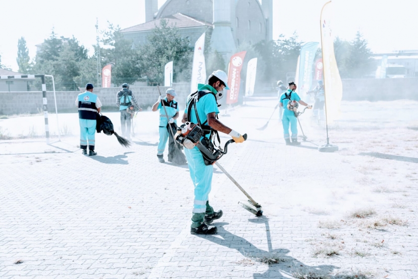 BAŞKAN ÇOLAKBAYRAKDAR, DAHA SAĞLIKLI NESİLLER İÇİN TEMİZLİK SEFERBERLİĞİ BAŞLATTI