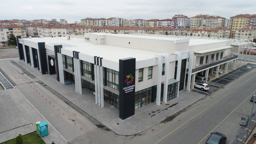 BAŞKAN ÇOLAKBAYRAKDAR, SOSYAL YAŞAM ALANLARIYLA REKOR KIRIYOR