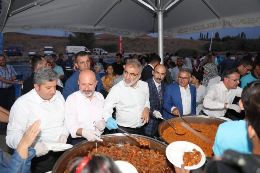 BAŞKAN ÇOLAKBAYRAKDAR, “YEREL DEĞERLERİMİZİ, GELECEK NESİLLERİMİZE AKTARIYORUZ”