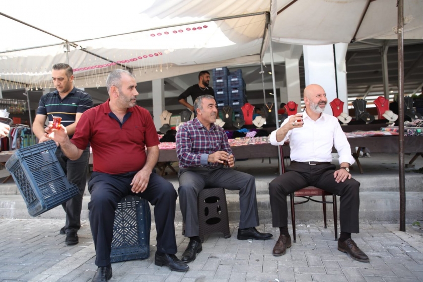 BAŞKAN ÇOLAKBAYRAKDAR, HER FIRSATTA HALKIN İÇİNDE