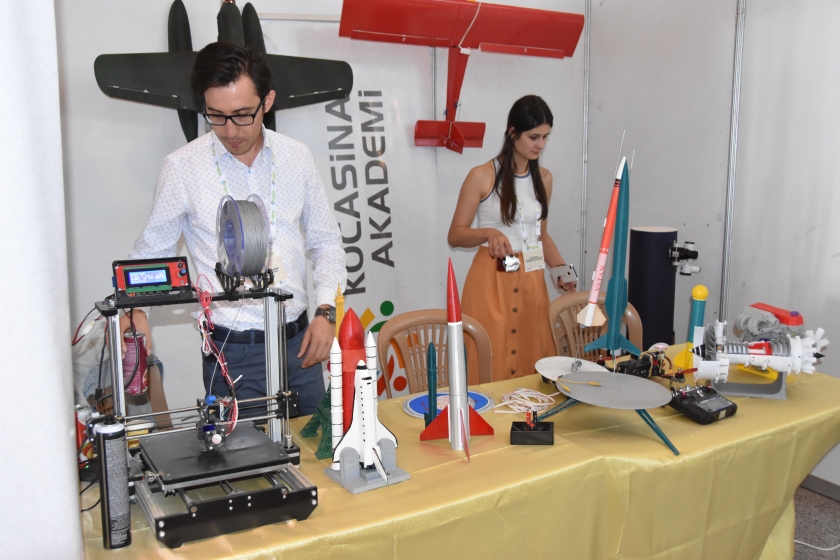 KOCASİNAN AKADEMİ’NİN BİLİM VE TEKNOLOJİ ÜRÜNLERİNE BÜYÜK İLGİ
