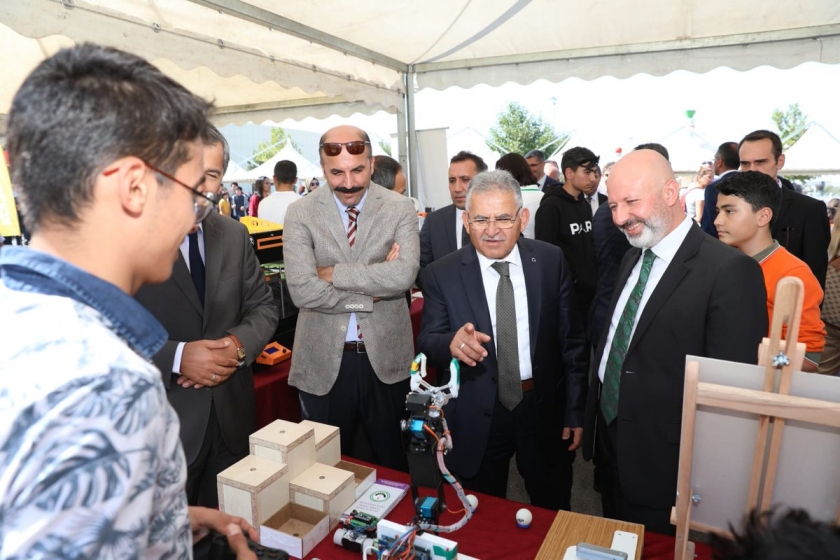 KOCASİNANLI KAŞİFLER BİLİM ŞENLİĞİNDE 