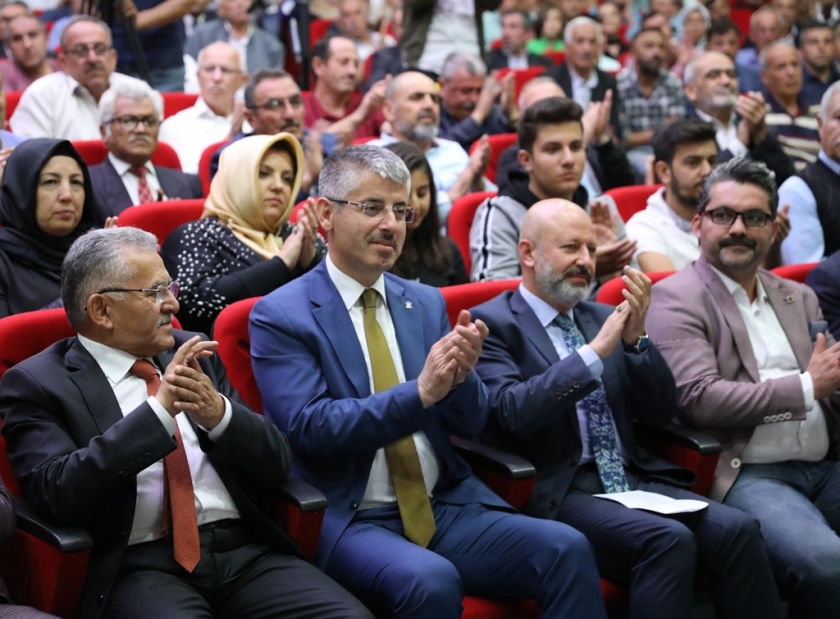 BAŞKAN ÇOLAKBAYRAKDAR, SOSYAL BELEDİYECİLİK HİZMETLERİYLE GÖNÜLLERE DOKUNUYOR