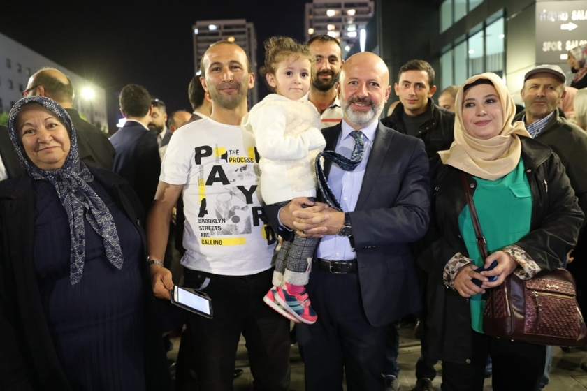 BAŞKAN ÇOLAKBAYRAKDAR, SOSYAL BELEDİYECİLİK HİZMETLERİYLE GÖNÜLLERE DOKUNUYOR